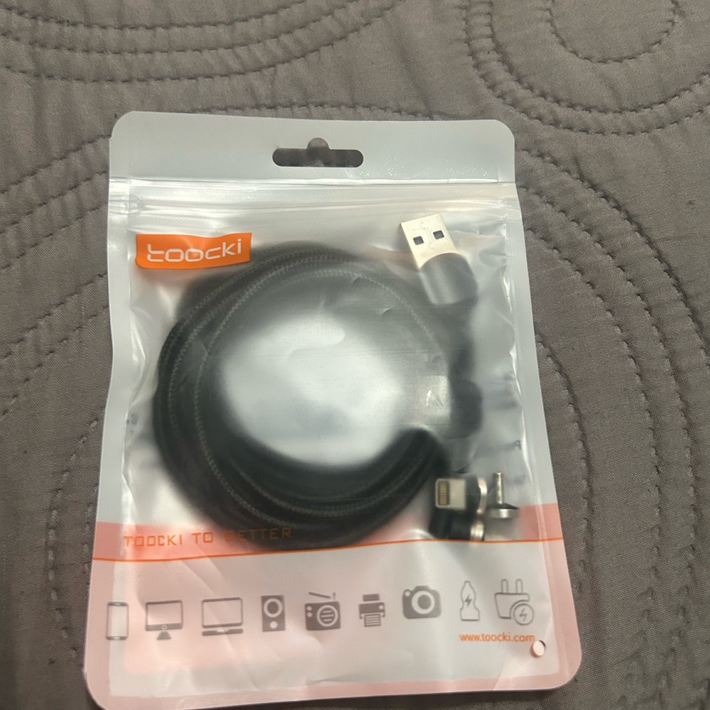 Black Braided USB to Magnetic Lightning/Micro USB Cable